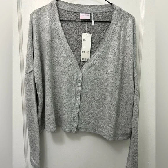 NWT Urban Outfitters Chloe Button Up Grey - Picture 2 of 3